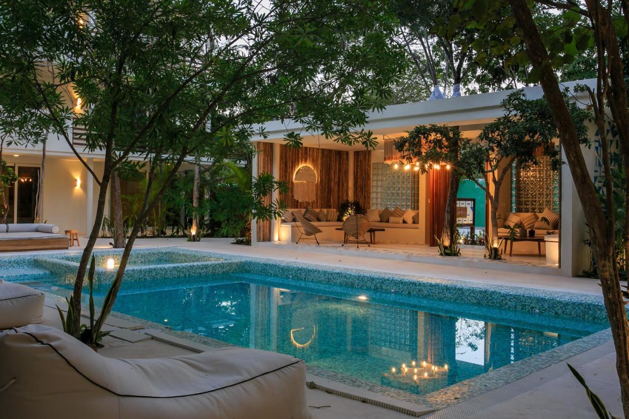 Charming Nature-inspired With Sultry Surroundings By Stella Apartment