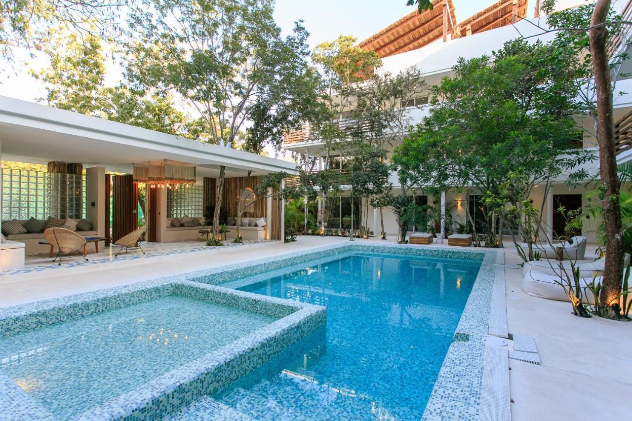 Charming Nature-inspired With Sultry Surroundings By Stella Apartment