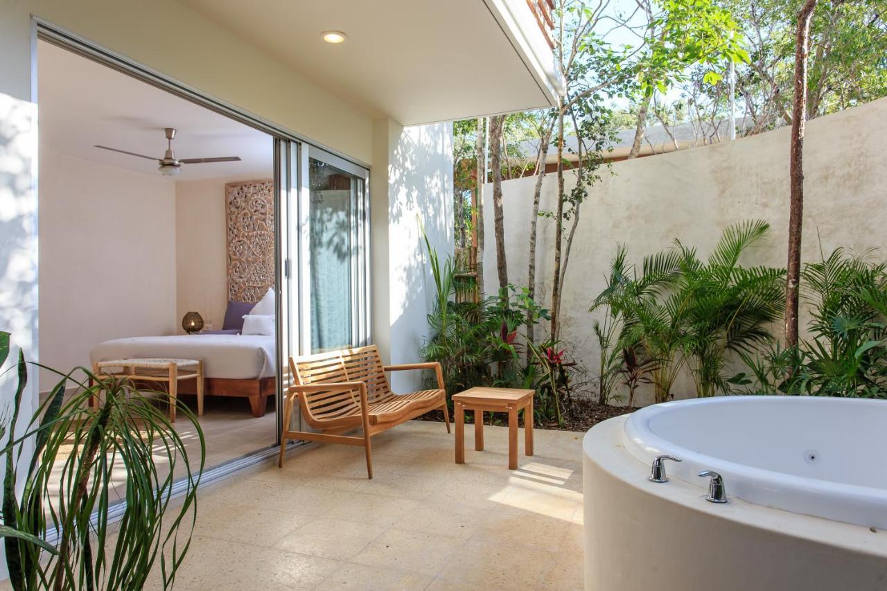 Charming Nature-inspired With Sultry Surroundings By Stella Apartment *